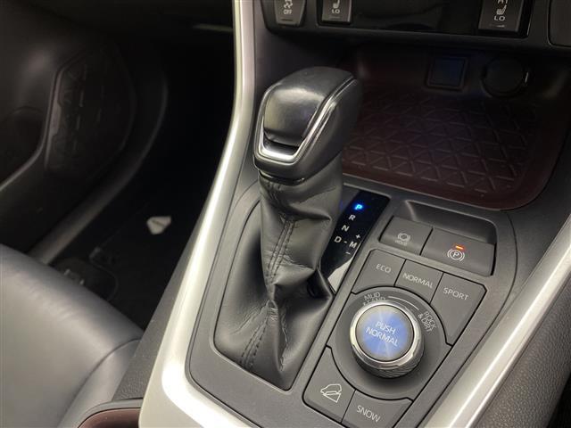 ＲＡＶ４ Ｇ　Ｚパッケージ　純正９インチＳＤナビ【ＮＳＺＴ－Ｙ６８Ｔ】フルセグテレビＣＤ／ＤＶＤ／ＳＤ／ＦＭ／ＡＭ／Ｂｌｕｅｔｏｏｔｈ運転席メモリーパワーシートパワーバックドア電動パーキングブレーキ（17枚目）