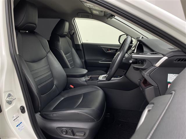ＲＡＶ４ Ｇ　Ｚパッケージ　純正９インチＳＤナビ【ＮＳＺＴ－Ｙ６８Ｔ】フルセグテレビＣＤ／ＤＶＤ／ＳＤ／ＦＭ／ＡＭ／Ｂｌｕｅｔｏｏｔｈ運転席メモリーパワーシートパワーバックドア電動パーキングブレーキ（24枚目）