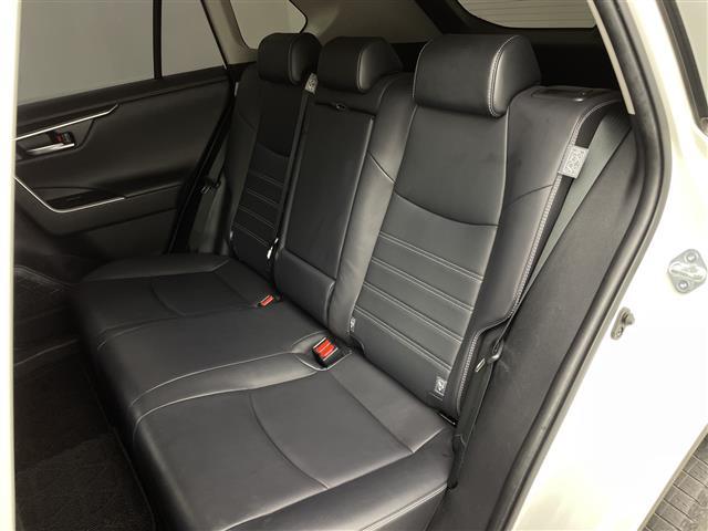 ＲＡＶ４ Ｇ　Ｚパッケージ　純正９インチＳＤナビ【ＮＳＺＴ－Ｙ６８Ｔ】フルセグテレビＣＤ／ＤＶＤ／ＳＤ／ＦＭ／ＡＭ／Ｂｌｕｅｔｏｏｔｈ運転席メモリーパワーシートパワーバックドア電動パーキングブレーキ（27枚目）