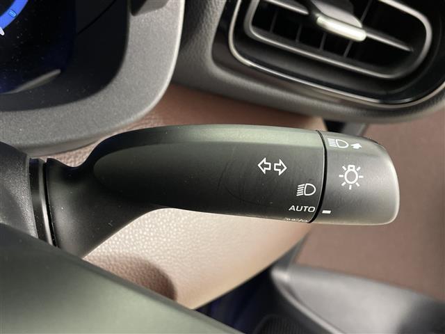 ヤリスクロス Z 純正ディスプレイオーディオ(BT/フルセグTV)/パノラミックビューモニター/レーダークルーズコントロール/プリクラッシュセーフティ/レーンキープアシスト/オートライト/オートマチックハイビーム(9枚目)