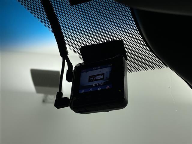 ハリアー プレミアム アドバンスドパッケージ スタイルモーヴ サンルーフ 純正ナビ JBLプレミアムサウンド パノラミックビューモニター レーダークルーズコントロール プリクラッシュセーフティ レーンキープアシスト ドライブレコーダー シートヒーター フルセグ(4枚目)