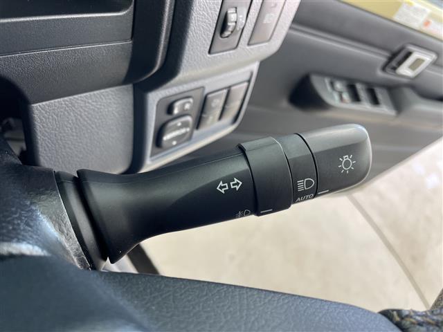 ランドクルーザー７０ ＡＸ　アルパイン製ナビ　クルーズコントロール　バックカメラ　ＥＴＣ　前後ドライブレコーダー　オートハイビーム　レーンディパーチャーアラート　純正フロアマット　ＬＥＤヘッドライト　純正ＡＷ　ヒルディセント（10枚目）