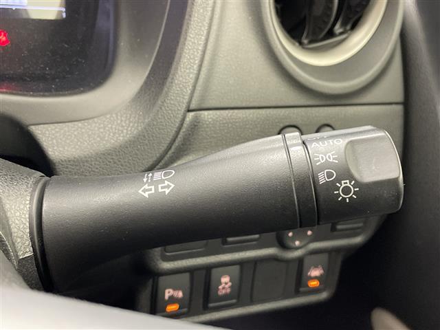 ノート フルエアロ 純正ナビ バックカメラ ドライブレコーダー エマージェンシーブレーキ レーンディパーチャーアラート コーナーセンサー ステアリングリモコン ETC 衝突軽減ブレーキ プッシュスタートボタン(9枚目)