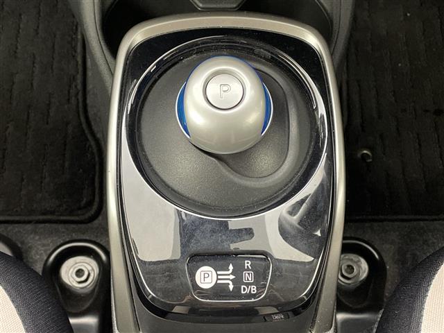 ノート フルエアロ 純正ナビ バックカメラ ドライブレコーダー エマージェンシーブレーキ レーンディパーチャーアラート コーナーセンサー ステアリングリモコン ETC 衝突軽減ブレーキ プッシュスタートボタン(11枚目)