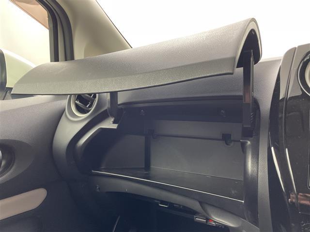 ノート フルエアロ 純正ナビ バックカメラ ドライブレコーダー エマージェンシーブレーキ レーンディパーチャーアラート コーナーセンサー ステアリングリモコン ETC 衝突軽減ブレーキ プッシュスタートボタン(13枚目)