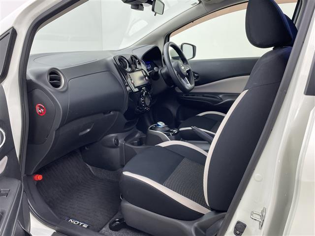 ノート フルエアロ 純正ナビ バックカメラ ドライブレコーダー エマージェンシーブレーキ レーンディパーチャーアラート コーナーセンサー ステアリングリモコン ETC 衝突軽減ブレーキ プッシュスタートボタン(21枚目)