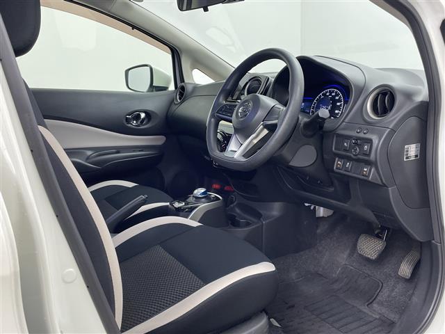 ノート フルエアロ 純正ナビ バックカメラ ドライブレコーダー エマージェンシーブレーキ レーンディパーチャーアラート コーナーセンサー ステアリングリモコン ETC 衝突軽減ブレーキ プッシュスタートボタン(22枚目)