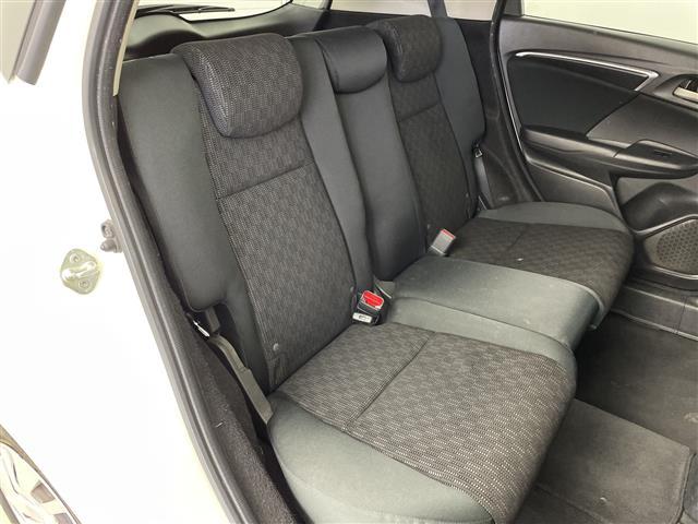 フィット １３Ｇ・Ｆパッケージ　純正ナビ　Ｂｌｕｅｔｏｏｔｈ　フルセグＴＶ　バックカメラ　ＥＴＣ　アイドリングストップ　ステアリングスイッチ　ドアバイザー　スペアキー　カーテンエアバッグ　前方ドライブレコーダー（22枚目）