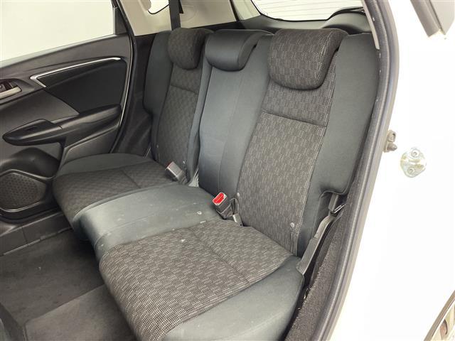 フィット １３Ｇ・Ｆパッケージ　純正ナビ　Ｂｌｕｅｔｏｏｔｈ　フルセグＴＶ　バックカメラ　ＥＴＣ　アイドリングストップ　ステアリングスイッチ　ドアバイザー　スペアキー　カーテンエアバッグ　前方ドライブレコーダー（23枚目）