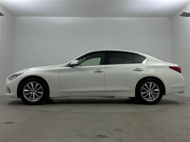 スカイライン 200GT-t 純正ナビ Bluetooth フルセグTV バックカメラ クルーズコントロール LEDヘッドライト パワーシート ハーフレザーシート ETC 革巻きステアリング 純正アルミホイール(32枚目)