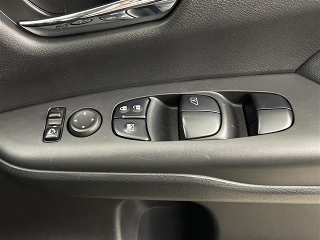 セレナ ハイウェイスター VセレクションII 純正ナビ ETC Bluetooth フルセグTV アラウンドビューモニター デジタルインナーミラー 両側パワースライドドア プロパイロット エマージェンシーブレーキ フリップダウンモニター(10枚目)