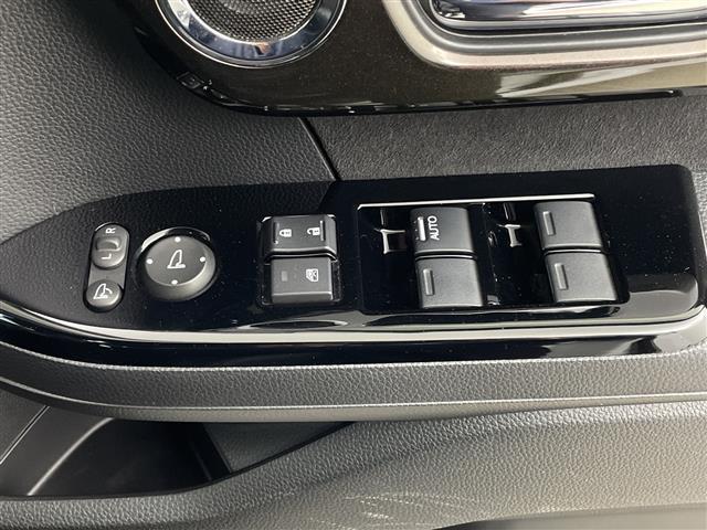 N-BOXカスタム G・Lターボホンダセンシング ホンダセンシング ワンオーナー アイドリングストップ パドルシフト ターボ スペアキー 純正ナビ Bluetooth フルセグTV ETC バックカメラ ドライブレコーダー ベンチシート(10枚目)