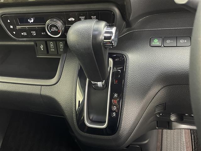 N-BOXカスタム G・Lターボホンダセンシング ホンダセンシング ワンオーナー アイドリングストップ パドルシフト ターボ スペアキー 純正ナビ Bluetooth フルセグTV ETC バックカメラ ドライブレコーダー ベンチシート(16枚目)