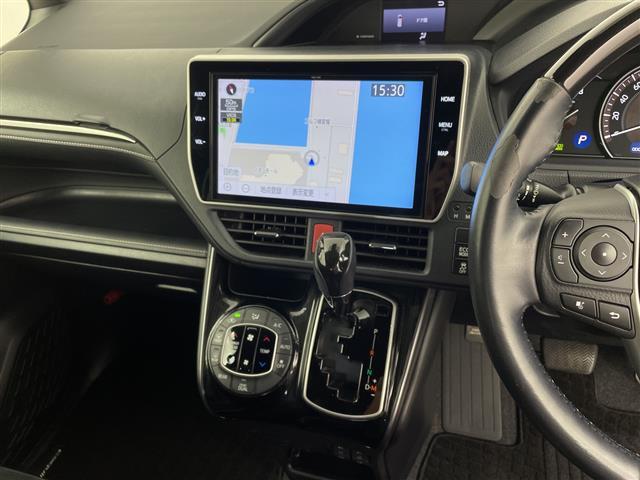 エスクァイア Gi プレミアムパッケージ ブラックテーラード 純正ナビ フリップダウンモニター Bluetooth フルセグTV ETC 両側パワースライドドア ETC ハーフレザーシート バックカメラ ステアリングヒーター シートヒーター クルーズコントロール(13枚目)