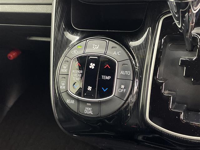 エスクァイア Gi プレミアムパッケージ ブラックテーラード 純正ナビ フリップダウンモニター Bluetooth フルセグTV ETC 両側パワースライドドア ETC ハーフレザーシート バックカメラ ステアリングヒーター シートヒーター クルーズコントロール(15枚目)