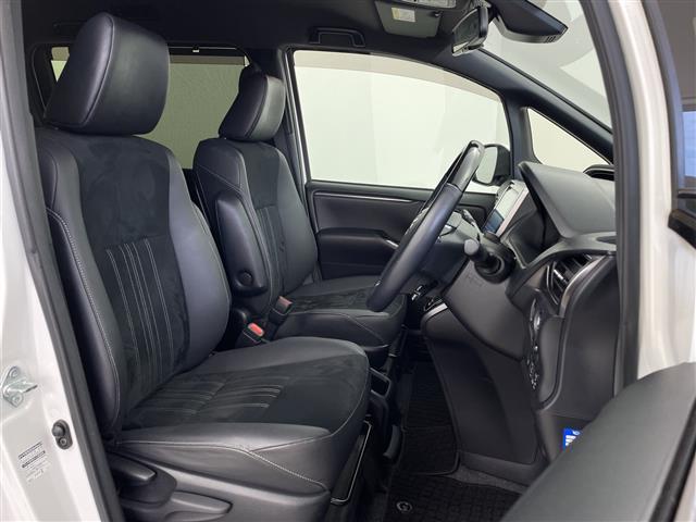 エスクァイア Gi プレミアムパッケージ ブラックテーラード 純正ナビ フリップダウンモニター Bluetooth フルセグTV ETC 両側パワースライドドア ETC ハーフレザーシート バックカメラ ステアリングヒーター シートヒーター クルーズコントロール(20枚目)