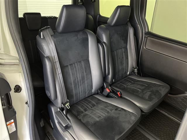 エスクァイア Gi プレミアムパッケージ ブラックテーラード 純正ナビ フリップダウンモニター Bluetooth フルセグTV ETC 両側パワースライドドア ETC ハーフレザーシート バックカメラ ステアリングヒーター シートヒーター クルーズコントロール(22枚目)