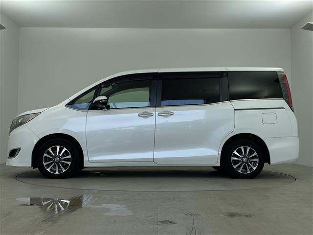 エスクァイア Gi プレミアムパッケージ ブラックテーラード 純正ナビ フリップダウンモニター Bluetooth フルセグTV ETC 両側パワースライドドア ETC ハーフレザーシート バックカメラ ステアリングヒーター シートヒーター クルーズコントロール(32枚目)