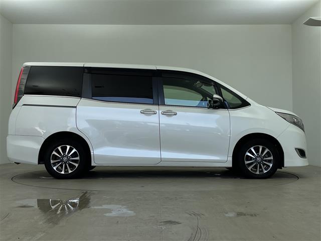 エスクァイア Gi プレミアムパッケージ ブラックテーラード 純正ナビ フリップダウンモニター Bluetooth フルセグTV ETC 両側パワースライドドア ETC ハーフレザーシート バックカメラ ステアリングヒーター シートヒーター クルーズコントロール(33枚目)