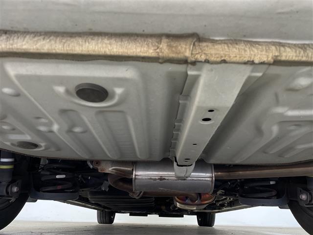 エスクァイア Gi プレミアムパッケージ ブラックテーラード 純正ナビ フリップダウンモニター Bluetooth フルセグTV ETC 両側パワースライドドア ETC ハーフレザーシート バックカメラ ステアリングヒーター シートヒーター クルーズコントロール(41枚目)