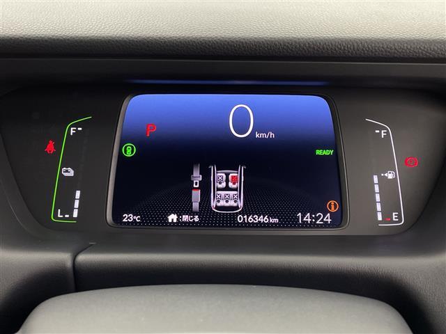 フィット ｅ：ＨＥＶリュクス　純正ナビ　Ｂｌｕｅｔｏｏｔｈ　フルセグＴＶ　ホンダセンシング　レーンキープアシスト　標識認識機能　衝突軽減ブレーキ　シートヒーター　バックカメラ　電動パーキングブレーキ　オートホールド（18枚目）
