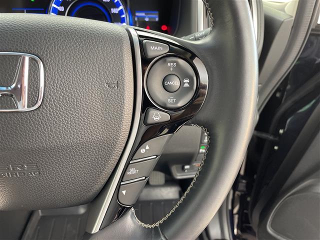 オデッセイハイブリッド ハイブリッド ホンダセンシング フリップダウンモニター アダプティブクルーズコントロール 純正8インチナビ LKAS RSA 先行車発進お知らせ機能 バックカメラ オートハイビーム LEDヘッドライト BSM(7枚目)