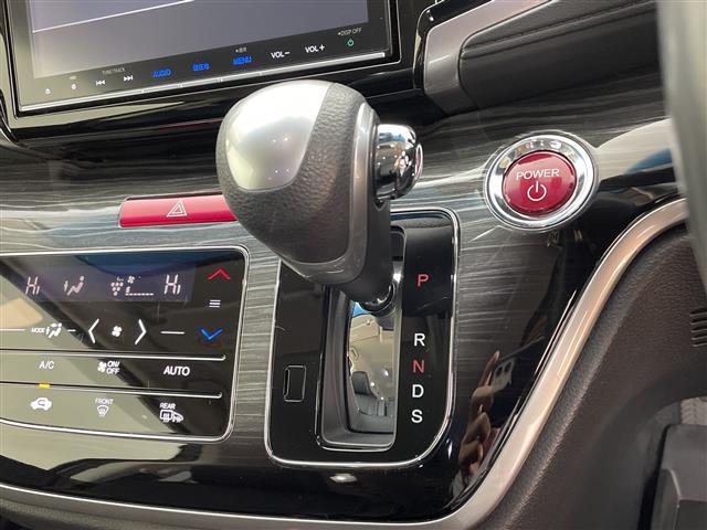 オデッセイハイブリッド ハイブリッド ホンダセンシング フリップダウンモニター アダプティブクルーズコントロール 純正8インチナビ LKAS RSA 先行車発進お知らせ機能 バックカメラ オートハイビーム LEDヘッドライト BSM(12枚目)