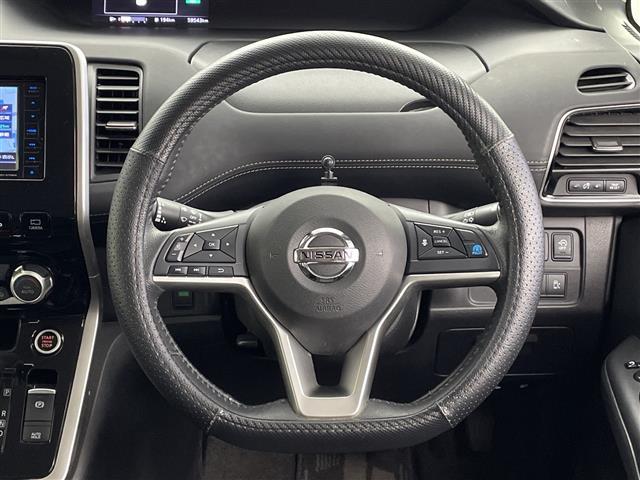 セレナ ハイウェイスター VセレクションII 社外ナビ(CD/DVD/BT/フルセグTV)/アラウンドビューモニター/プロパイロット/インテリジェントルームミラー/エマージェンシーブレーキ/レーンキープアシスト/電動パーキングブレーキ(7枚目)