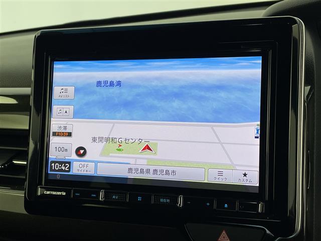 Ｎ－ＢＯＸカスタム Ｇ・Ｌホンダセンシング　社外ナビ　衝突軽減ブレーキ　レーンキープアシスト　車線逸脱警報　誤発進抑制機能　認識機能　アダプティブクルーズコントロール　先行車発進通知　両側パワースライドドア　ステアリングリモコン　ドラレコ（2枚目）