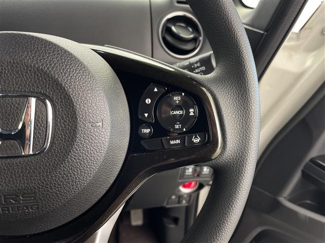 Ｎ－ＢＯＸカスタム Ｇ・Ｌホンダセンシング　社外ナビ　衝突軽減ブレーキ　レーンキープアシスト　車線逸脱警報　誤発進抑制機能　認識機能　アダプティブクルーズコントロール　先行車発進通知　両側パワースライドドア　ステアリングリモコン　ドラレコ（7枚目）