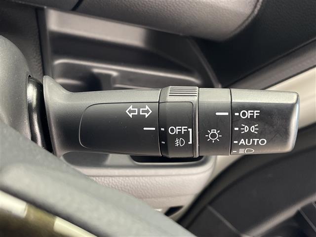 Ｎ－ＢＯＸカスタム Ｇ・Ｌホンダセンシング　社外ナビ　衝突軽減ブレーキ　レーンキープアシスト　車線逸脱警報　誤発進抑制機能　認識機能　アダプティブクルーズコントロール　先行車発進通知　両側パワースライドドア　ステアリングリモコン　ドラレコ（9枚目）