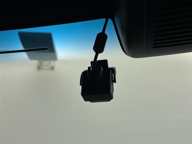 Ｎ－ＢＯＸカスタム Ｇ・Ｌホンダセンシング　社外ナビ　衝突軽減ブレーキ　レーンキープアシスト　車線逸脱警報　誤発進抑制機能　認識機能　アダプティブクルーズコントロール　先行車発進通知　両側パワースライドドア　ステアリングリモコン　ドラレコ（10枚目）