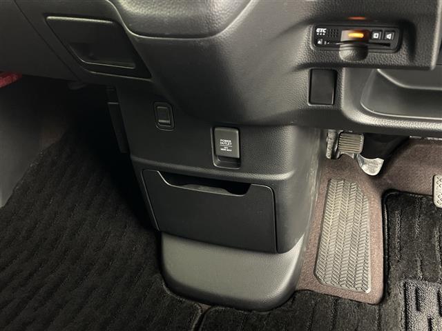 Ｎ－ＢＯＸカスタム Ｇ・Ｌホンダセンシング　社外ナビ　衝突軽減ブレーキ　レーンキープアシスト　車線逸脱警報　誤発進抑制機能　認識機能　アダプティブクルーズコントロール　先行車発進通知　両側パワースライドドア　ステアリングリモコン　ドラレコ（18枚目）