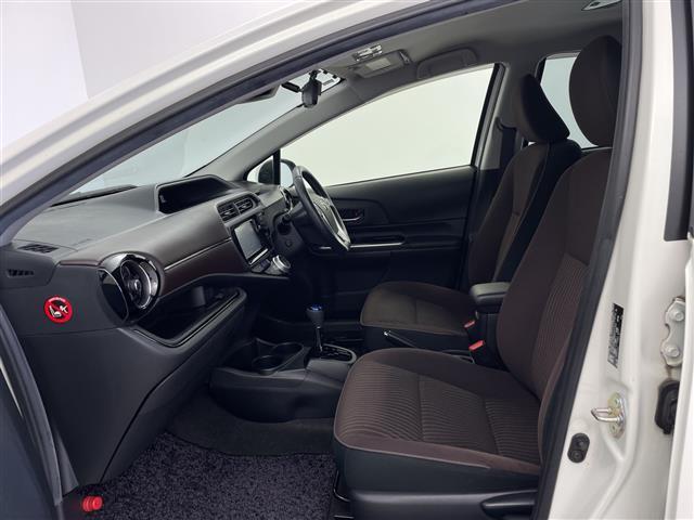 アクア Ｇ　バックカメラ　ＥＴＣ　Ｔｏｙｏｔａ　Ｓａｆｅｔｙ　Ｓｅｎｓｅ　プリクラッシュセーフティ　レーンディパーチャーアラート　オートハイビーム　前後ドライブレコーダー　プッシュスタート　クルーズコントロール（19枚目）