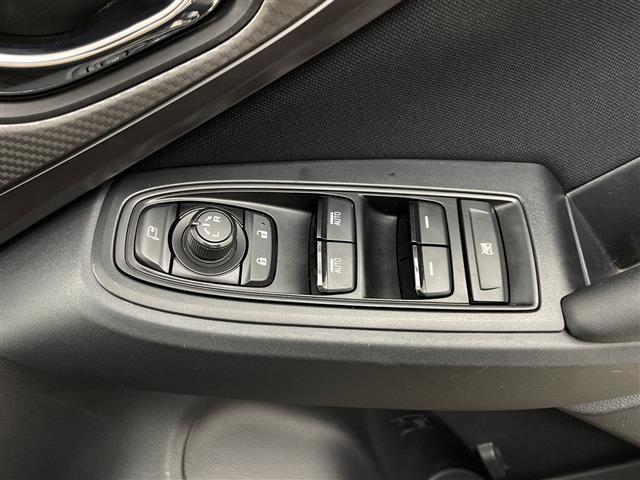 インプレッサスポーツ １．６ｉ－Ｓアイサイト　ワンオーナー　純正８型ナビ　バックカメラ　パワーシート　電動サイドブレーキ　オートブレーキホールド　アイドリングストップ機能　ドライブレコーダー　革巻きステアリング　ステアリングスイッチ　ＬＥＤライト（16枚目）