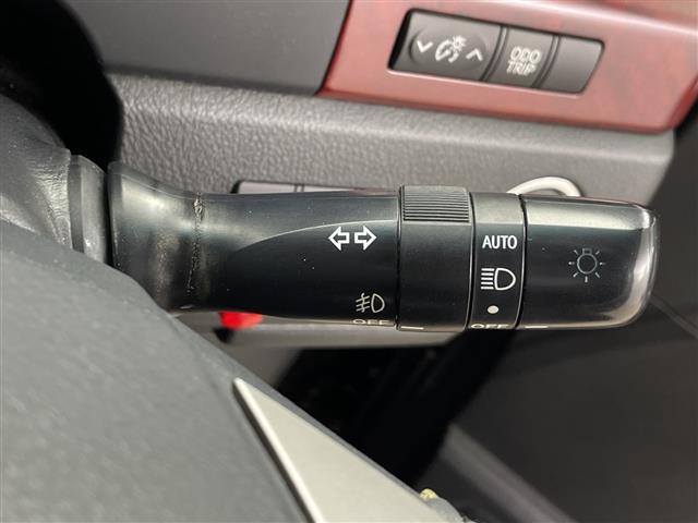 アルファード ２４０Ｓ　社外ＳＤナビ　ＡＭ　ＦＭ　ＣＤ　ＤＶＤ　Ｂｌｕｅｔｏｏｔｈ　フルセグテレビ　バックカメラ　両側パワースライドドア　ＥＴＣ　社外ＡＷ　社外マフラー　オートライト　スマートキー（12枚目）
