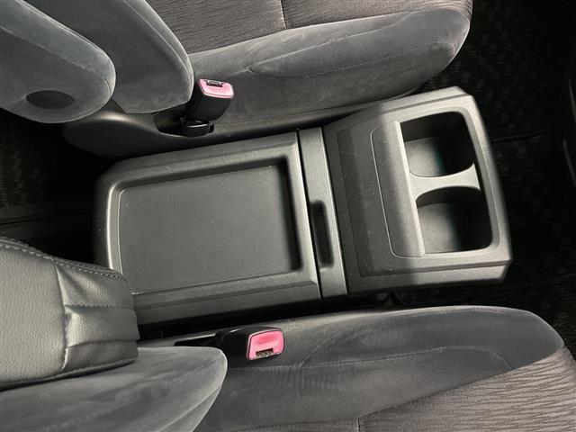 アルファード ２４０Ｓ　社外ＳＤナビ　ＡＭ　ＦＭ　ＣＤ　ＤＶＤ　Ｂｌｕｅｔｏｏｔｈ　フルセグテレビ　バックカメラ　両側パワースライドドア　ＥＴＣ　社外ＡＷ　社外マフラー　オートライト　スマートキー（16枚目）