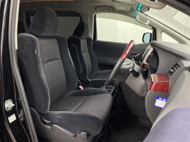 アルファード ２４０Ｓ　社外ＳＤナビ　ＡＭ　ＦＭ　ＣＤ　ＤＶＤ　Ｂｌｕｅｔｏｏｔｈ　フルセグテレビ　バックカメラ　両側パワースライドドア　ＥＴＣ　社外ＡＷ　社外マフラー　オートライト　スマートキー（18枚目）