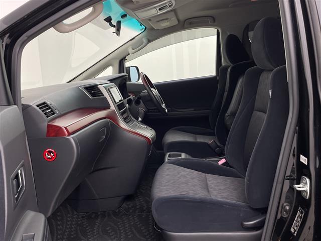 アルファード ２４０Ｓ　社外ＳＤナビ　ＡＭ　ＦＭ　ＣＤ　ＤＶＤ　Ｂｌｕｅｔｏｏｔｈ　フルセグテレビ　バックカメラ　両側パワースライドドア　ＥＴＣ　社外ＡＷ　社外マフラー　オートライト　スマートキー（26枚目）