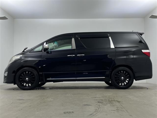 アルファード ２４０Ｓ　社外ＳＤナビ　ＡＭ　ＦＭ　ＣＤ　ＤＶＤ　Ｂｌｕｅｔｏｏｔｈ　フルセグテレビ　バックカメラ　両側パワースライドドア　ＥＴＣ　社外ＡＷ　社外マフラー　オートライト　スマートキー（34枚目）