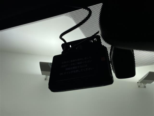 ＩＳ ＩＳ３００ｈ　Ｆスポーツ　純正ナビ　プリクラッシュセーフティ　レーンディパーチャーアラート　オートマチックハイビーム　レーダークルーズコントロール　バックカメラ　ＥＴＣ　前後ドライブレコーダー　レザーシート　シートヒーター（20枚目）