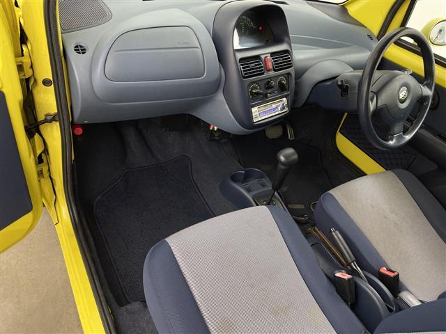 ツイン ガソリンＢ　社外オーディオ　リモコンキー　パワーウインドウ　ドアバイザー　フロアマット　純正ホイールキャップ　スペアキー（17枚目）