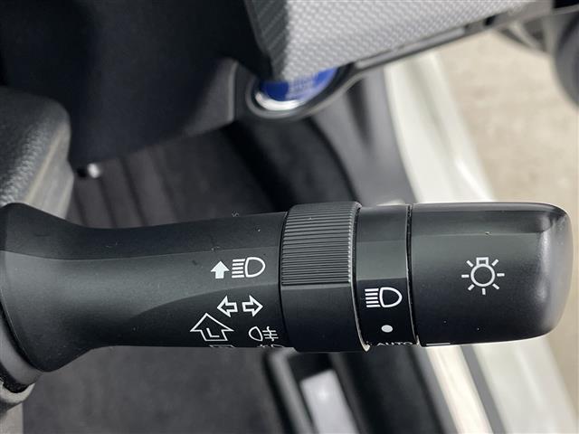 レヴォーグ １．６ＳＴＩスポーツアイサイト　社外ナビ　Ｂｌｕｅｔｏｏｔｈ　フルセグＴＶ　純正ドライブレコーダー　ＥＴＣ　バックカメラ　サイドカメラ　レーダークルーズコントロール　アイサイト　レーンキープアシスト　ブラインドスポットモニター（10枚目）