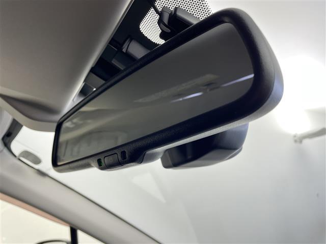 レヴォーグ １．６ＳＴＩスポーツアイサイト　社外ナビ　Ｂｌｕｅｔｏｏｔｈ　フルセグＴＶ　純正ドライブレコーダー　ＥＴＣ　バックカメラ　サイドカメラ　レーダークルーズコントロール　アイサイト　レーンキープアシスト　ブラインドスポットモニター（16枚目）