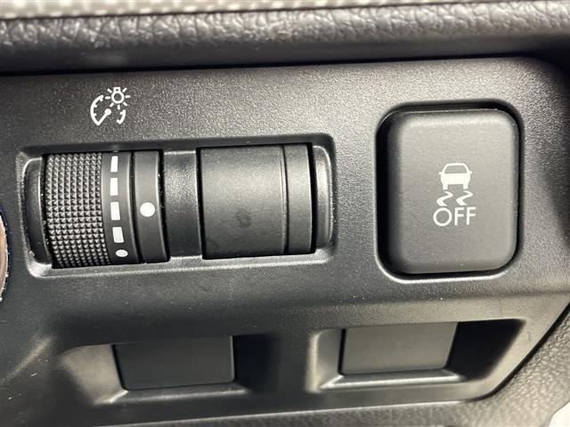 レヴォーグ １．６ＳＴＩスポーツアイサイト　社外ナビ　Ｂｌｕｅｔｏｏｔｈ　フルセグＴＶ　純正ドライブレコーダー　ＥＴＣ　バックカメラ　サイドカメラ　レーダークルーズコントロール　アイサイト　レーンキープアシスト　ブラインドスポットモニター（17枚目）