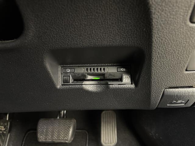 プリウスＰＨＶ Ａ　純正ディスプレイオーディオ　Ｂｌｕｅｔｏｏｔｈ　フルセグＴＶ　トヨタセーフティセンス　レーダークルーズコントロール　レーンキープアシスト　ブラインドスポットモニター　Ａｐｐｌｅｃａｒｐｌａｙ（4枚目）