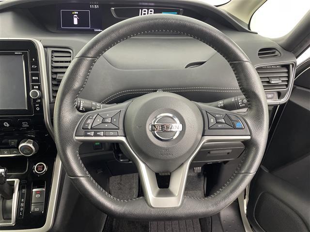 セレナ ハイウェイスターＶセレクションＩＩ　純正９型ナビ　純正フリップダウンモニター　両側パワースライドドア　アラウンドビューモニター　プロパイロット　エマージェンシーブレーキ　レーンディパーチャーアシスト　ドライブレコーダー　ビルトインＥＴＣ（6枚目）