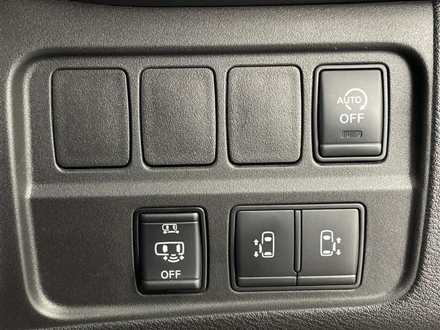 セレナ ハイウェイスターＶセレクションＩＩ　純正９型ナビ　純正フリップダウンモニター　両側パワースライドドア　アラウンドビューモニター　プロパイロット　エマージェンシーブレーキ　レーンディパーチャーアシスト　ドライブレコーダー　ビルトインＥＴＣ（11枚目）