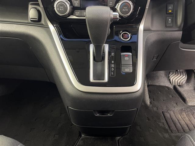 セレナ ハイウェイスターＧ　プロパイロットエディション　純正９型ナビ　バックカメラ　プロパイロット　ビルトインＥＴＣ　ドライブレコーダー　両側パワースライドドア　エマージェンシーブレーキ　レーンキープアシスト　ステアリングリモコン　オートホールド　スマ（7枚目）