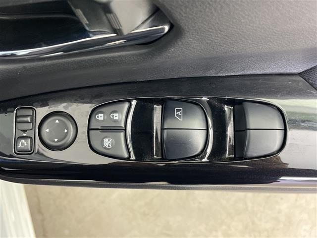 セレナ ハイウェイスターＧ　プロパイロットエディション　純正９型ナビ　バックカメラ　プロパイロット　ビルトインＥＴＣ　ドライブレコーダー　両側パワースライドドア　エマージェンシーブレーキ　レーンキープアシスト　ステアリングリモコン　オートホールド　スマ（12枚目）